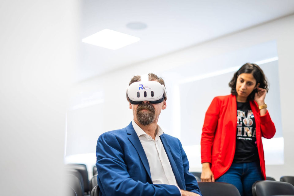 Trying the RVer headset · ISLA Santarém · 2024